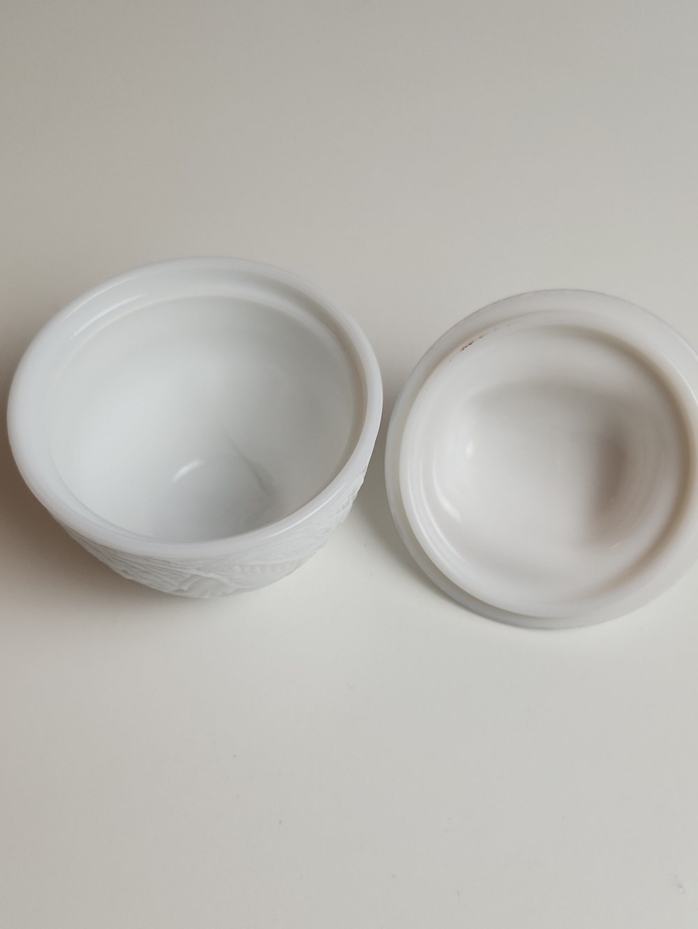 Vintage 70s Avon Milk Glass Nesting Dove Trinket Candy Dish With Lid - Picture 5 of 8
